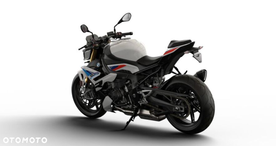 BMW S - 4