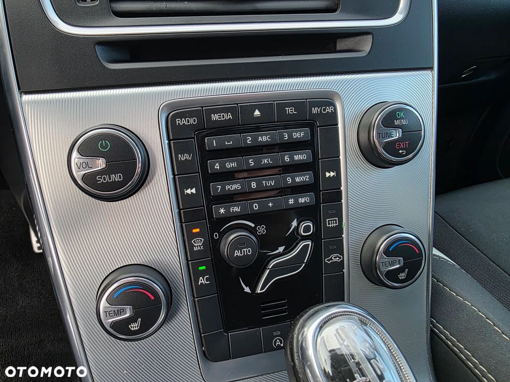 Volvo V60 D3 Geartronic Summum - 22