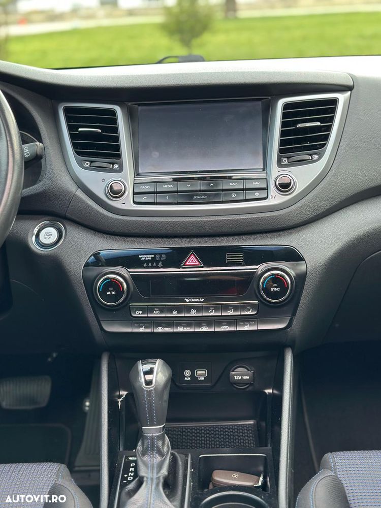 Hyundai Tucson 2.0 CRDI 4WD Automatik Style - 32