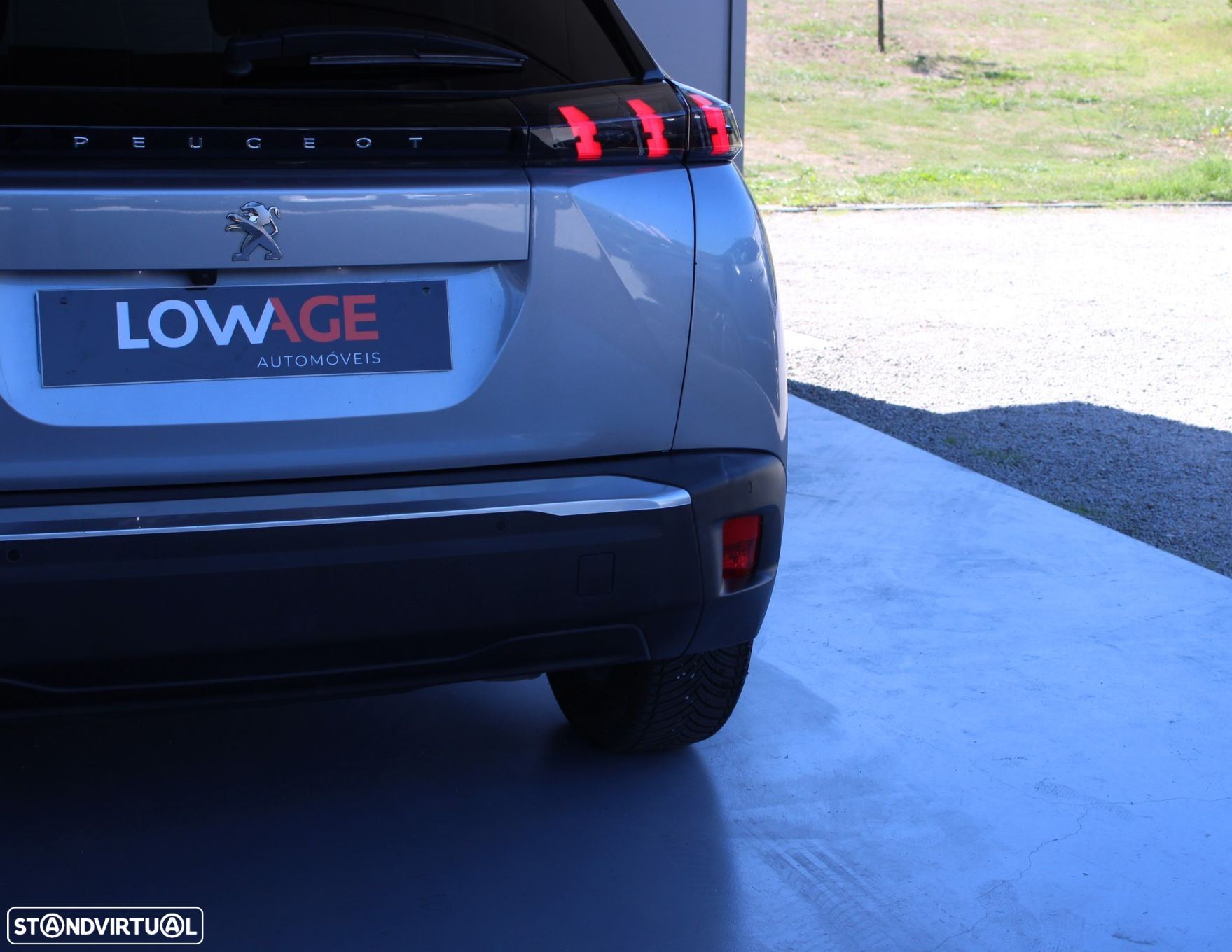 Peugeot e-2008 50 kWh Allure - 38