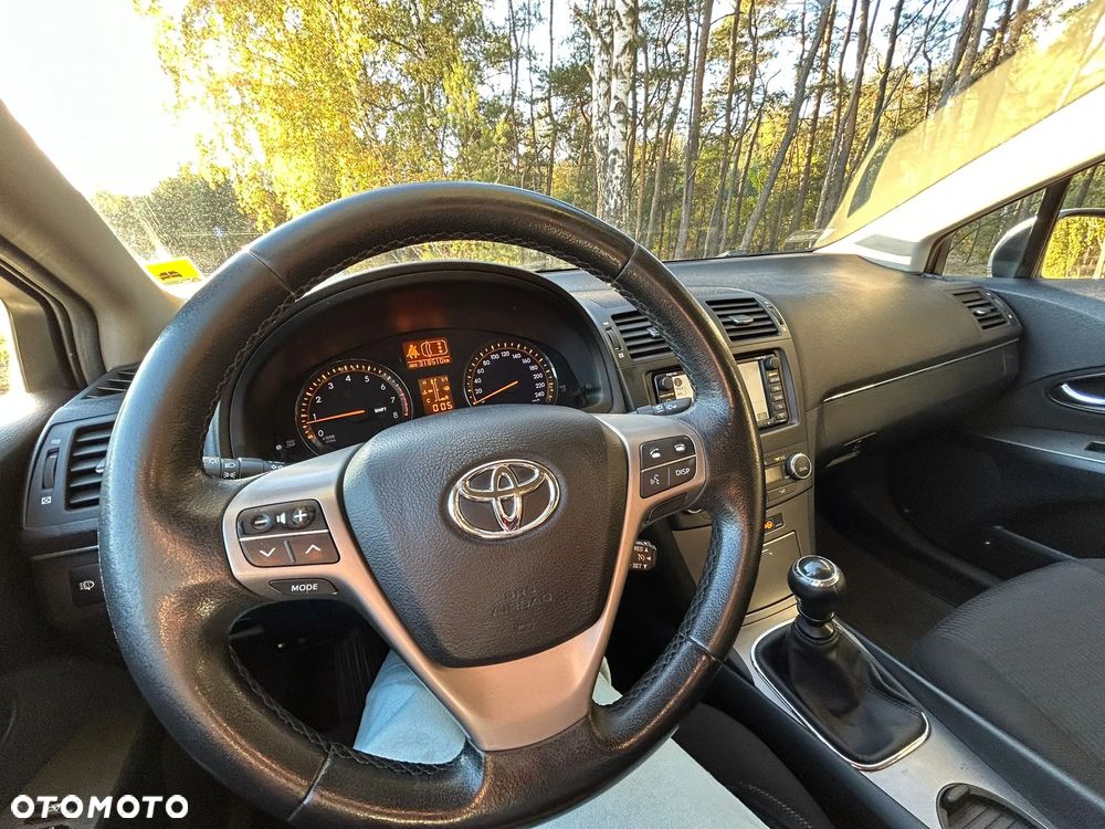 Toyota Avensis 1.8 Sol - 7