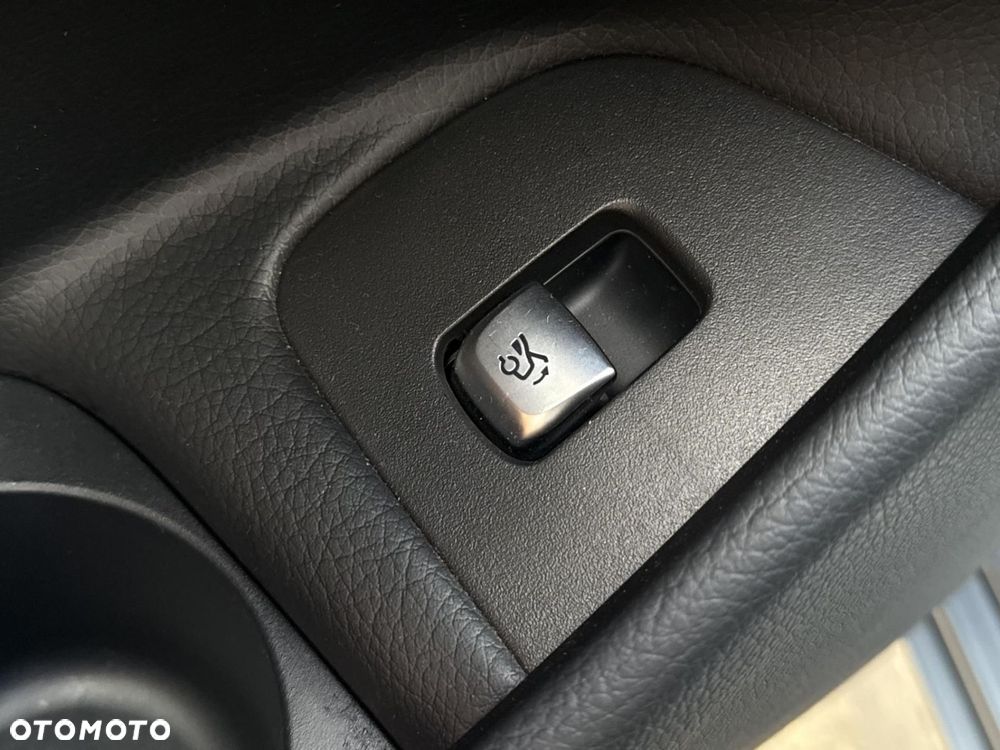 Mercedes-Benz Klasa E - 24