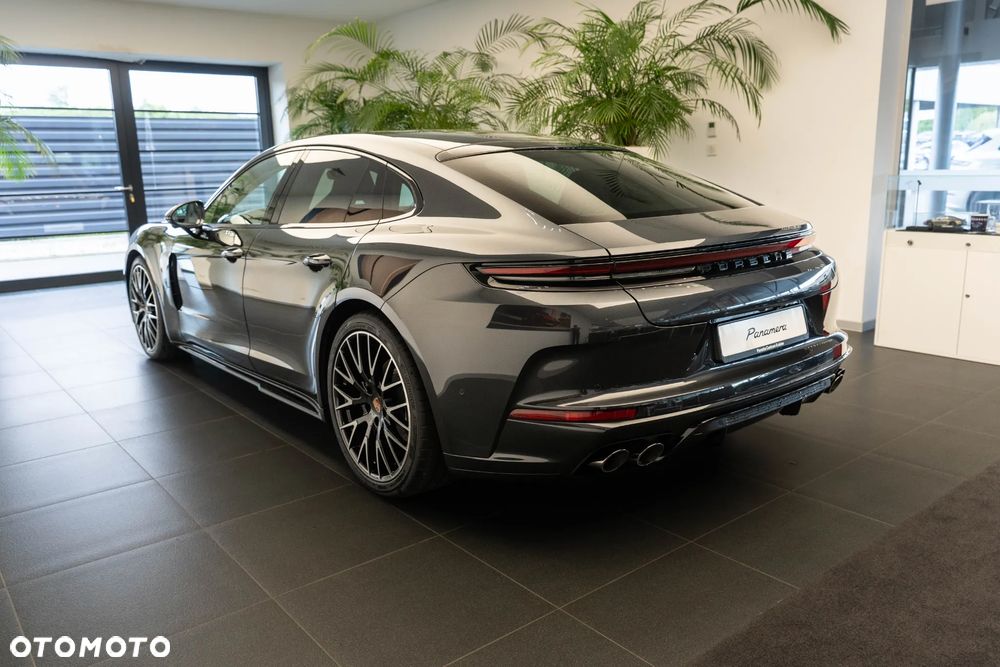 Porsche Panamera 4 - 3