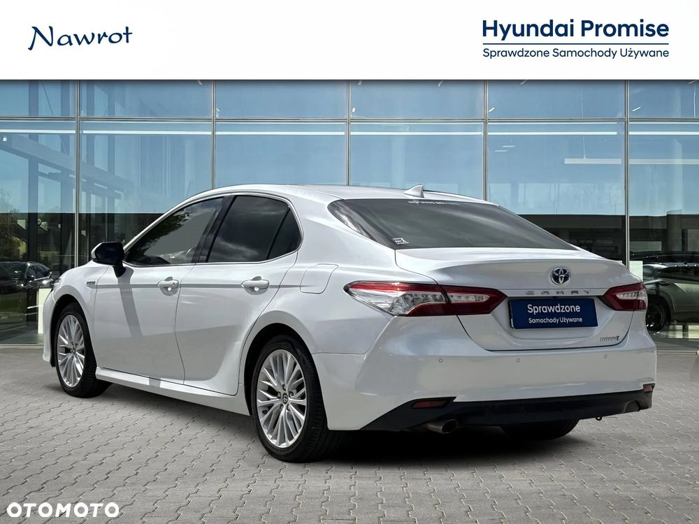 Toyota Camry 2.5 Hybrid Executive CVT - 3