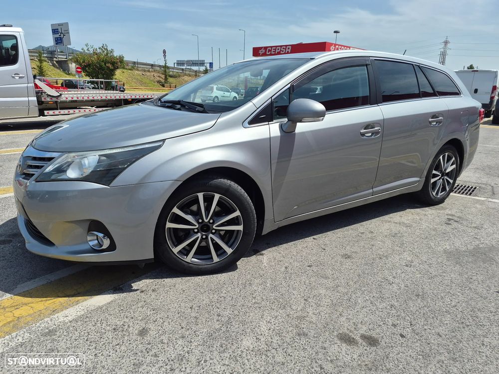 Toyota Avensis SW 2.0 D-4D Luxury+Navi - 1