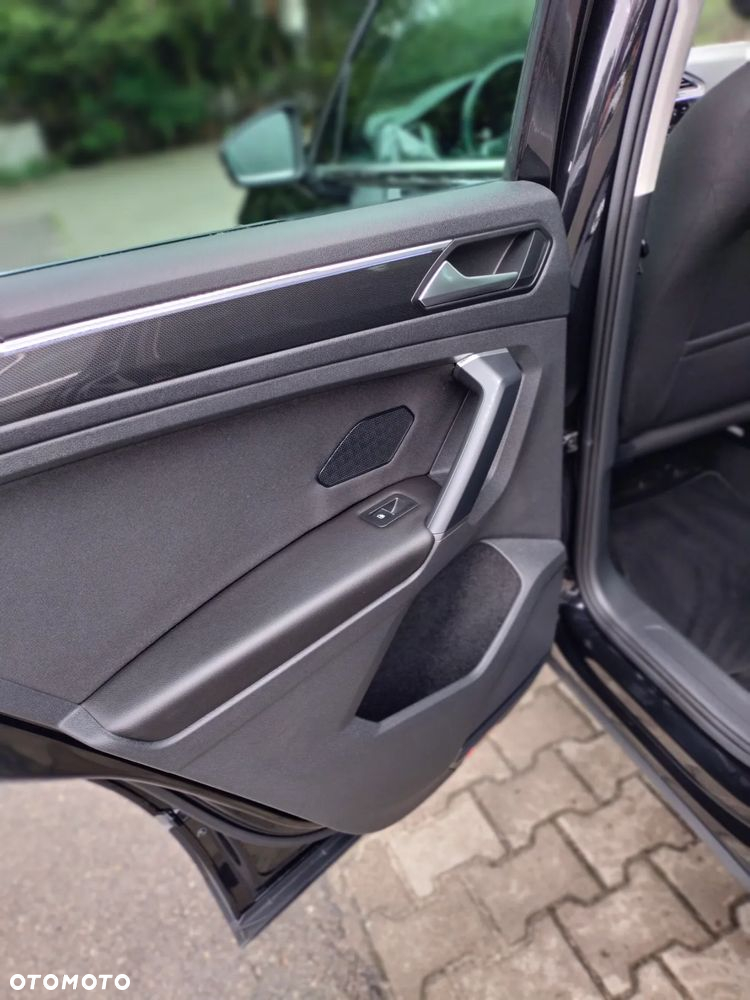 Volkswagen Tiguan 2.0 TDI Elegance DSG - 27