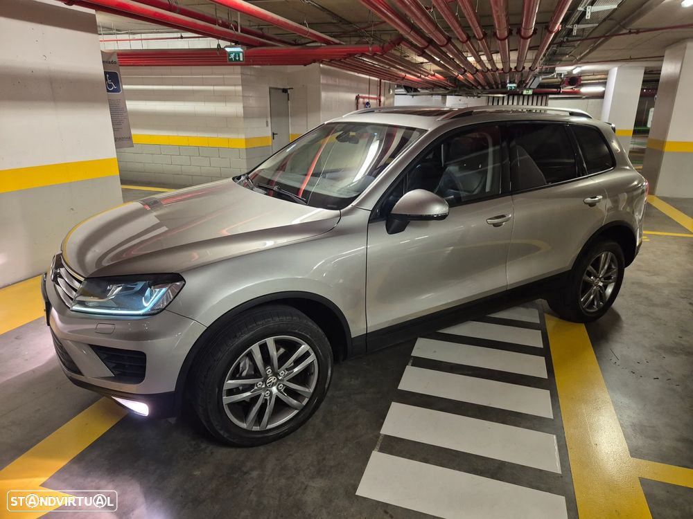 VW Touareg 3.0 TDI V6 Executive Edition - 2