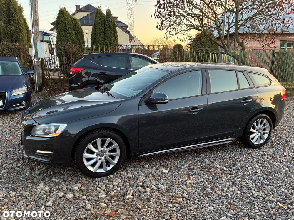 Volvo V60 D2 Base - 4