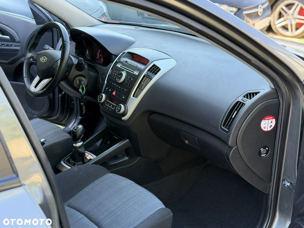 Kia Ceed - 17