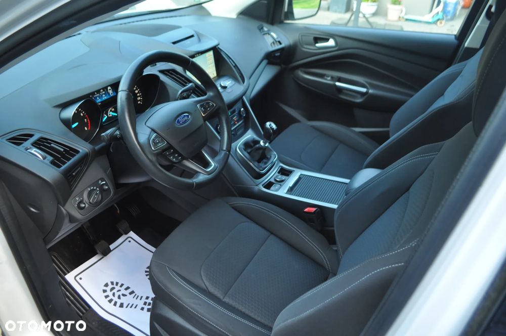 Ford Kuga 1.5 EcoBoost 2x4 Titanium - 19