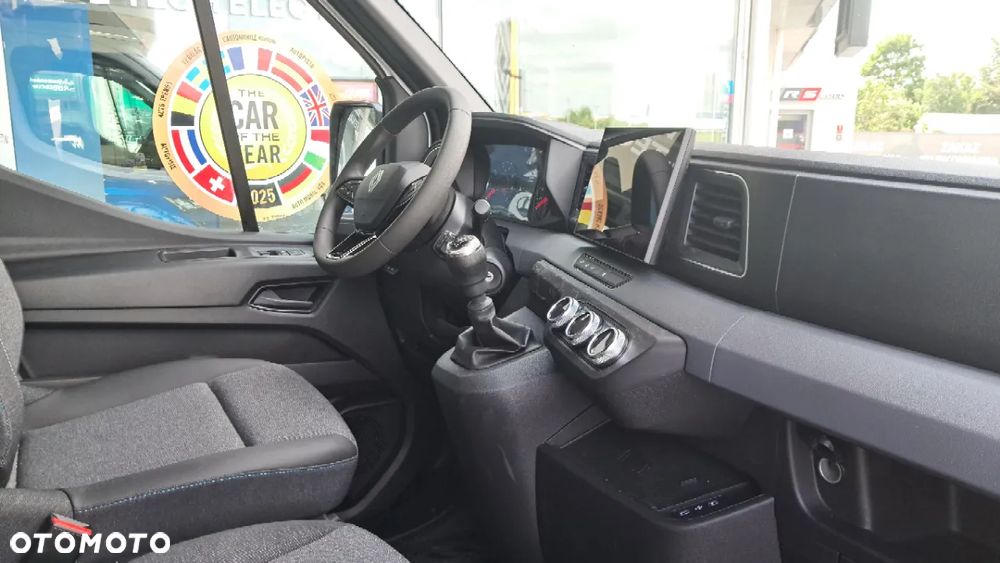 Renault Nowy Master 9 palet + winda - 12