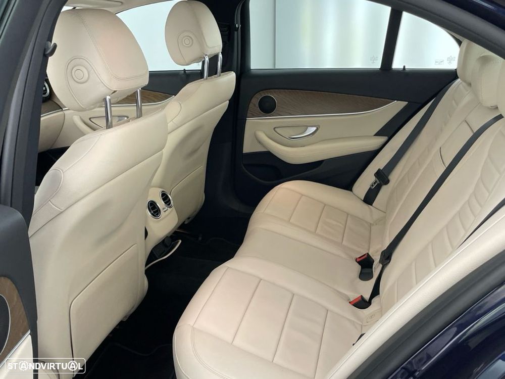 Mercedes-Benz E 300 de AMG Line - 12