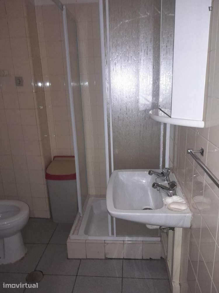 Quarto - localizado em Bairro do Sol Coimbra - Grande imagem: 5/14