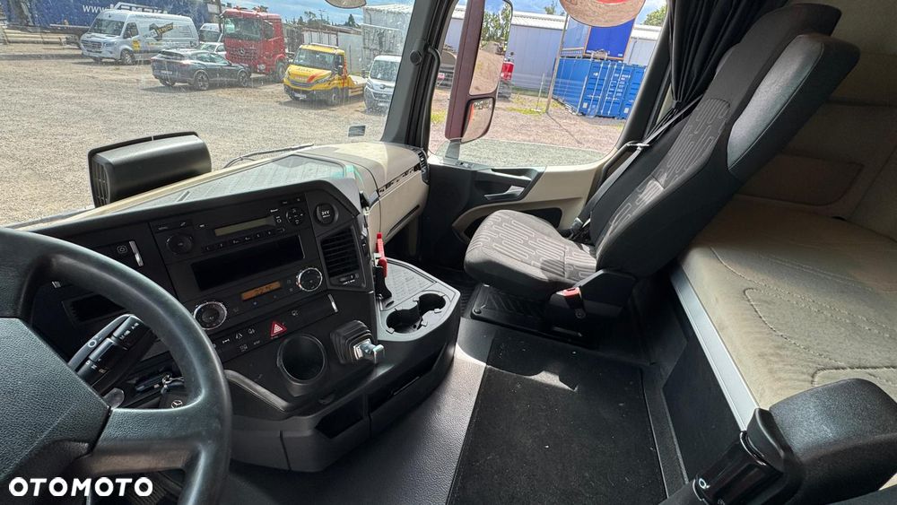 Mercedes-Benz Actros - 14
