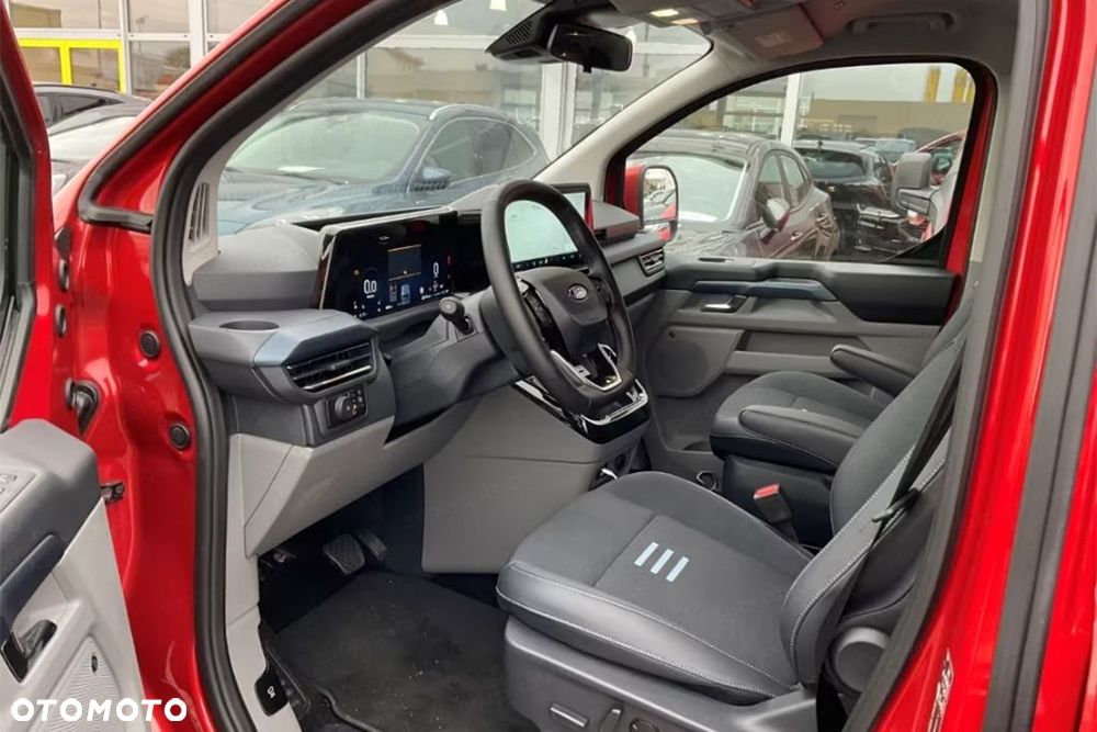 Ford Tourneo Custom - 9