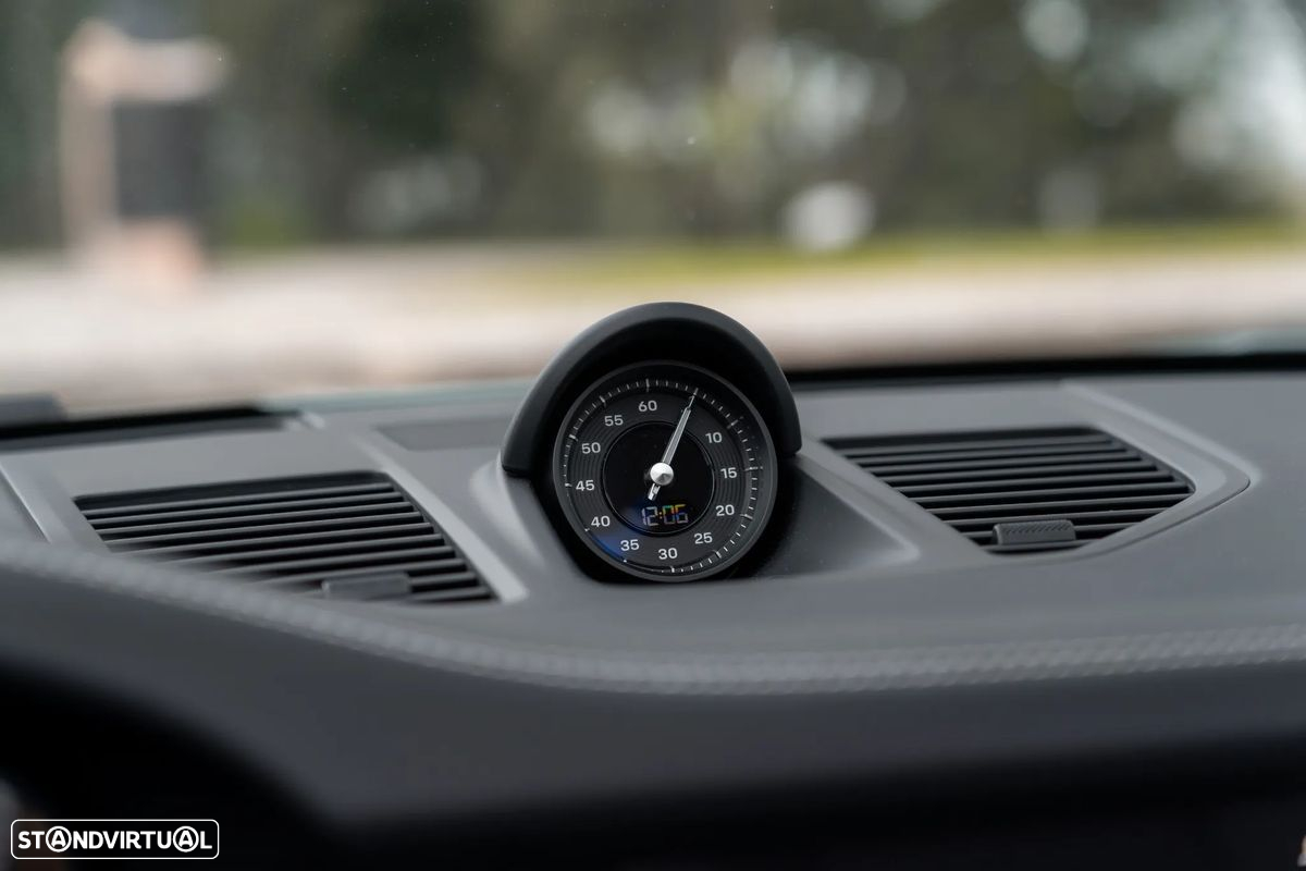 Porsche 911 (992) Carrera - 32