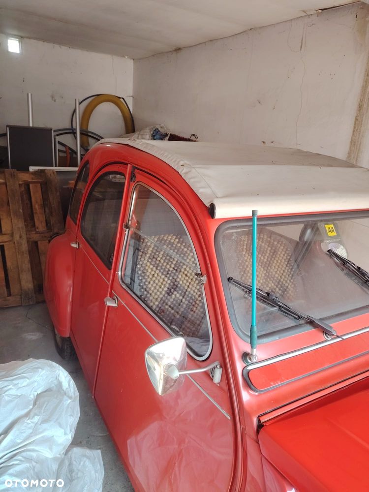 Citroën 2 CV 6 Spécial - 17