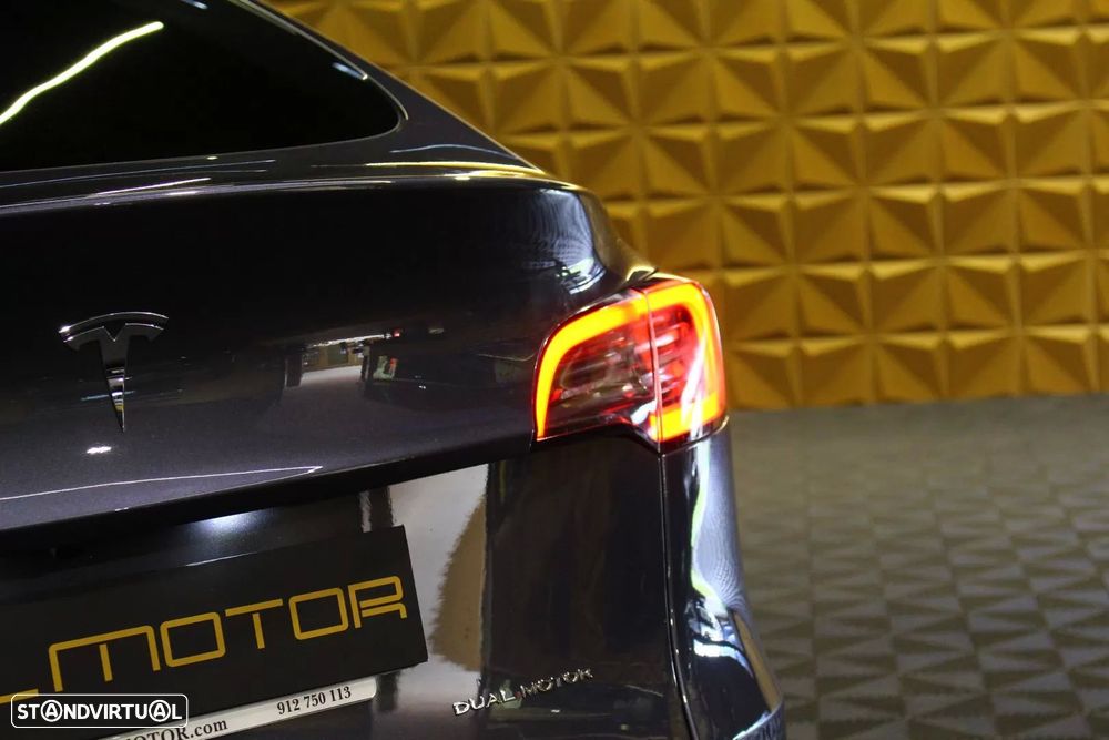 Tesla Model Y Long Range Tração Integral - 14