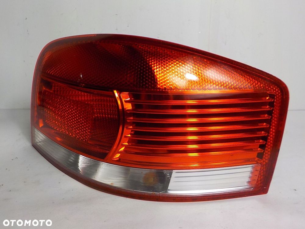 AUDI A3 II 8P LAMPA PRAWA TYŁ TYLNA 3D UK - 2
