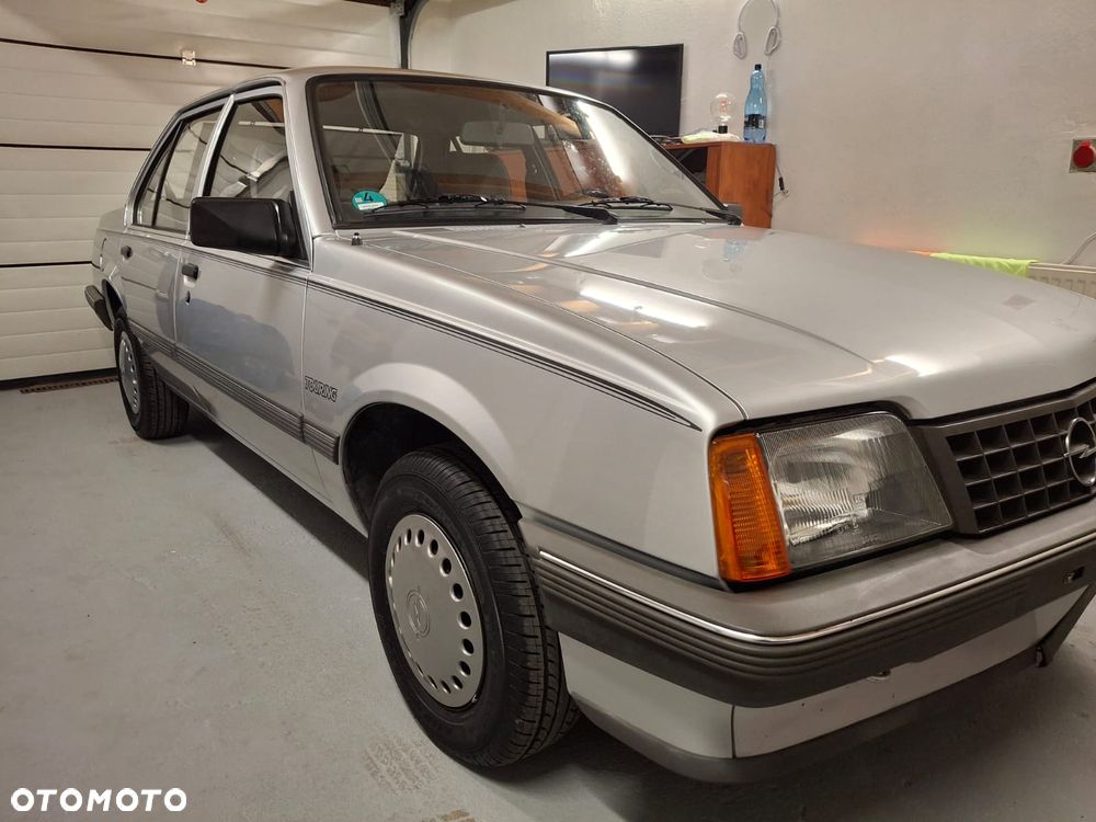 Opel Ascona 1.6 Exclusive - 33