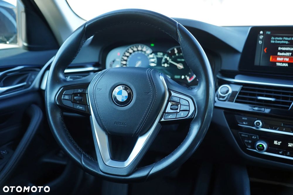 BMW Seria 5 520d Sport Line - 26