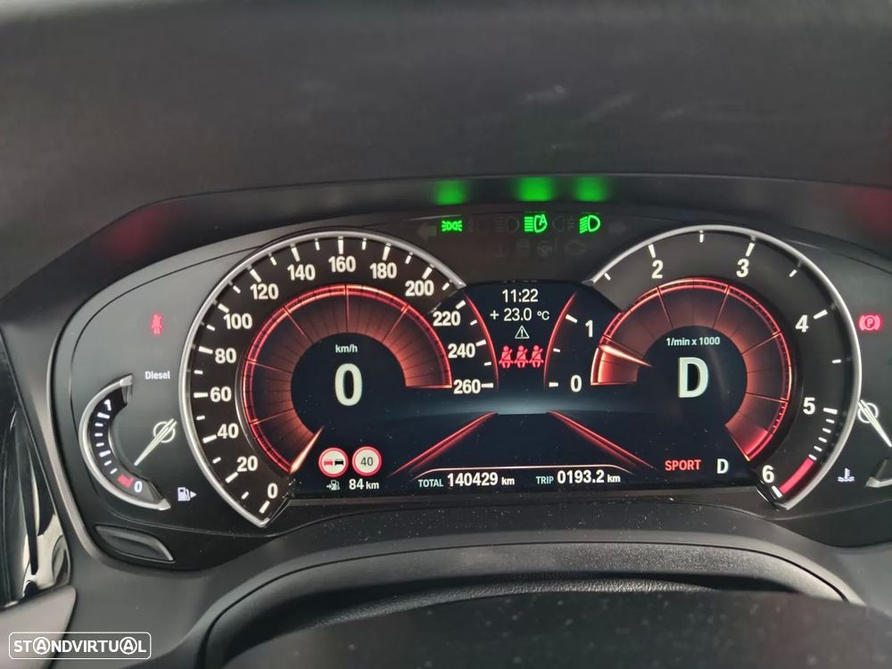 BMW 320 d Pack Desportivo M Auto - 32