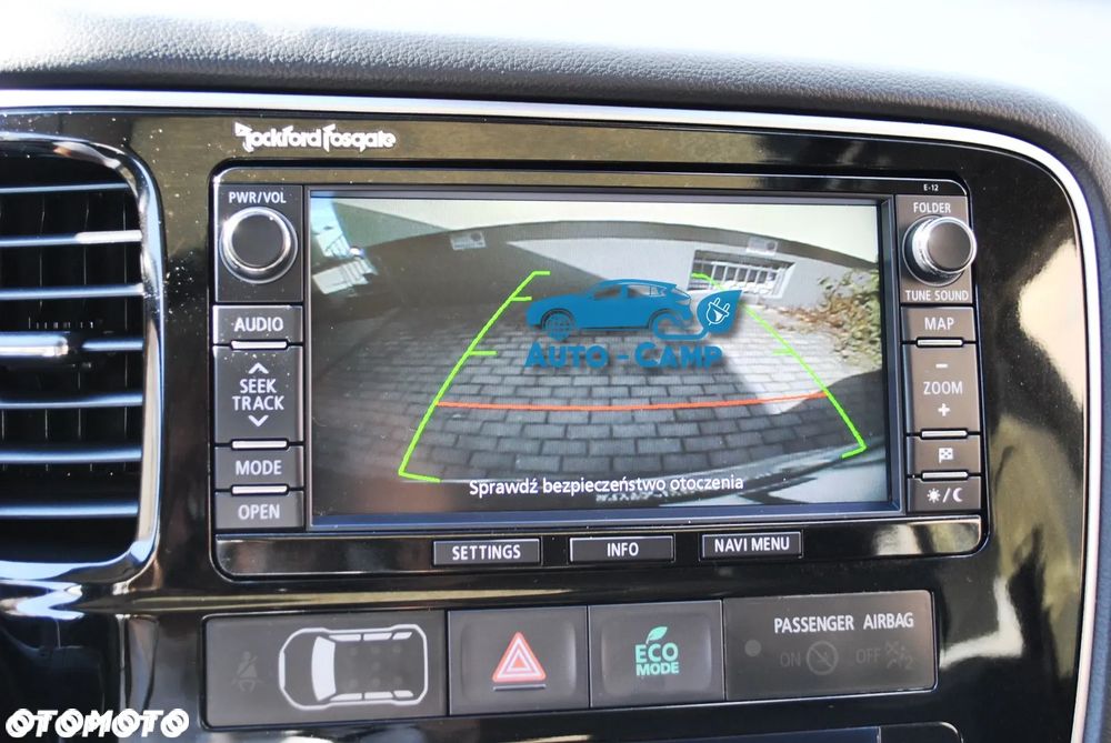Mitsubishi Outlander Instyle NAVI + - 33