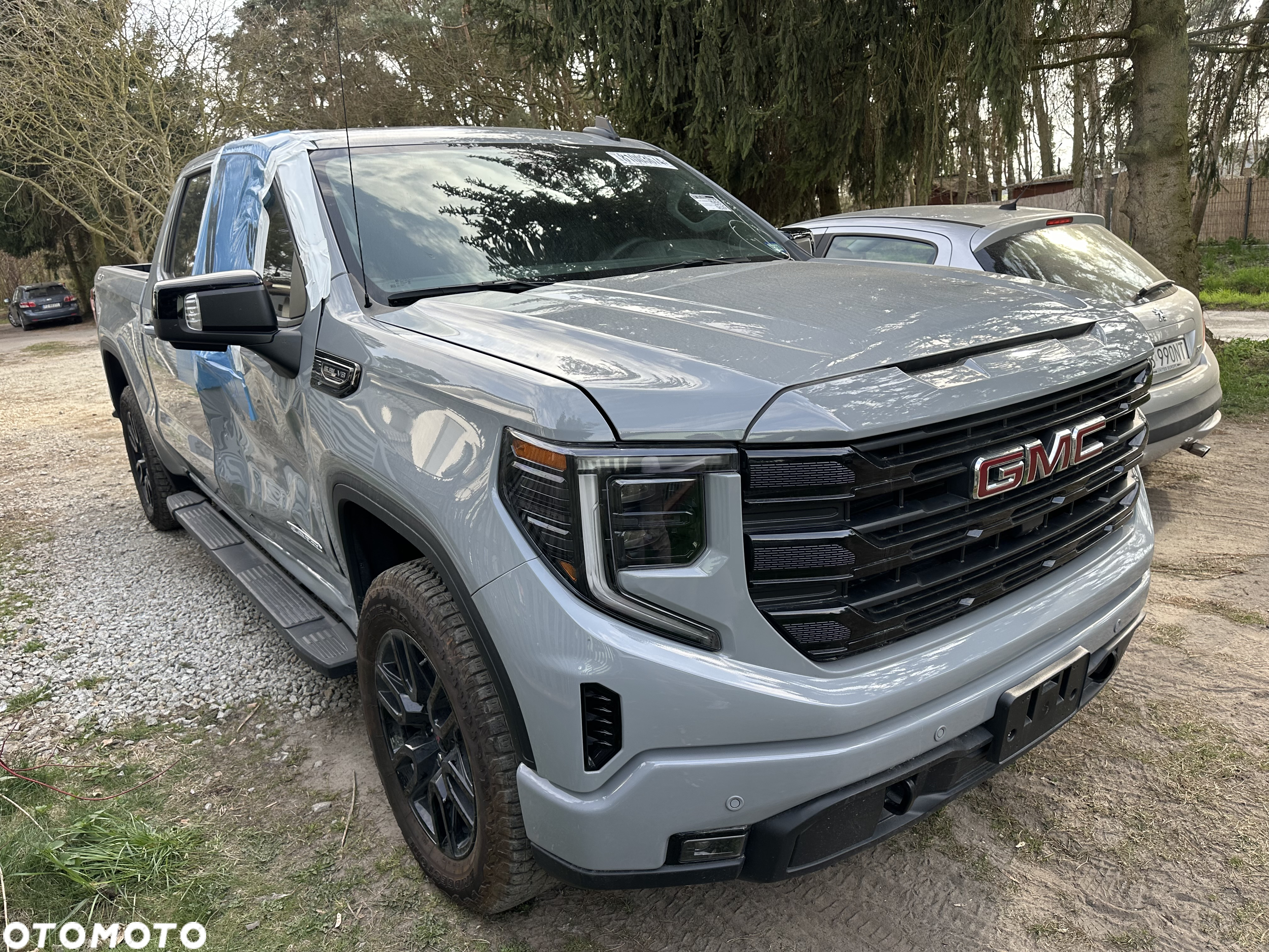 GMC Sierra - 4