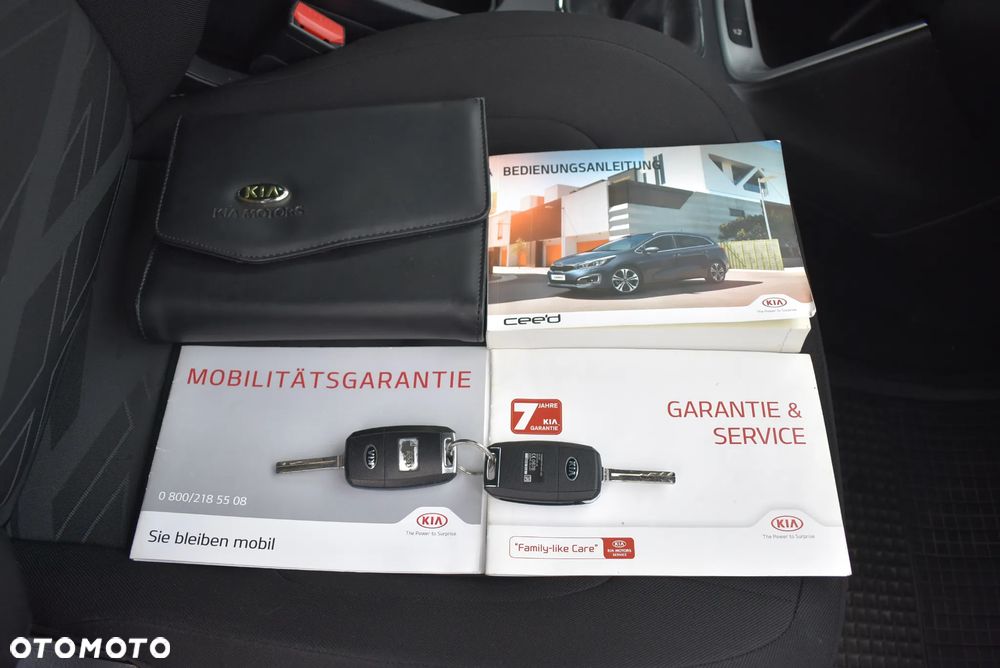 Kia Ceed 1.0 T-GDI 100 ISG Dream Team Edition - 28