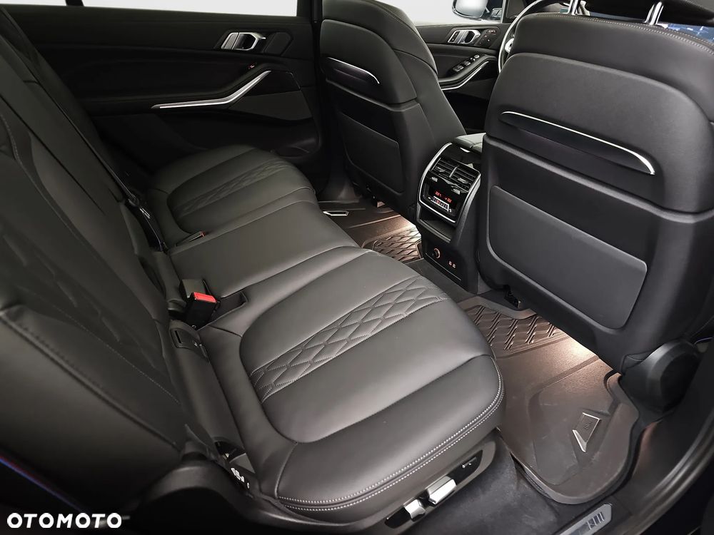 BMW X7 - 26