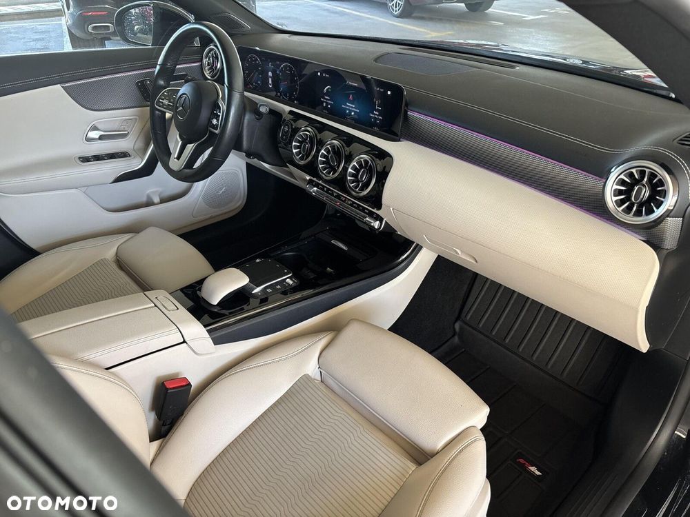 Mercedes-Benz CLA - 17