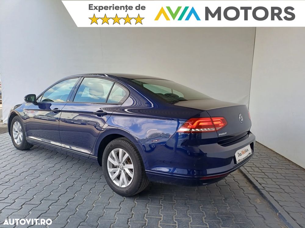 Volkswagen Passat - 4