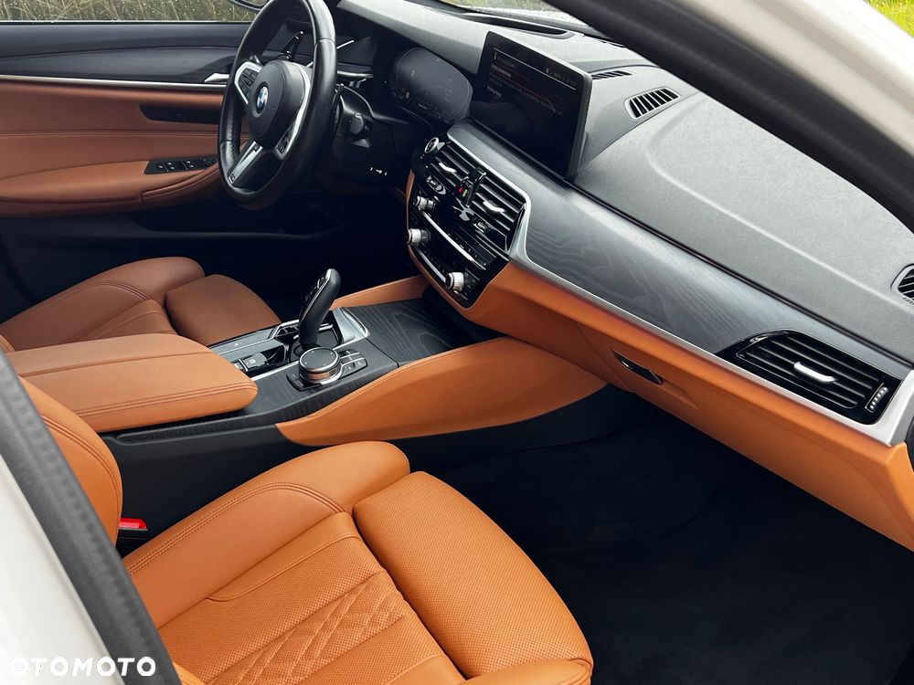 BMW Seria 5 530i M Sport Edition - 28