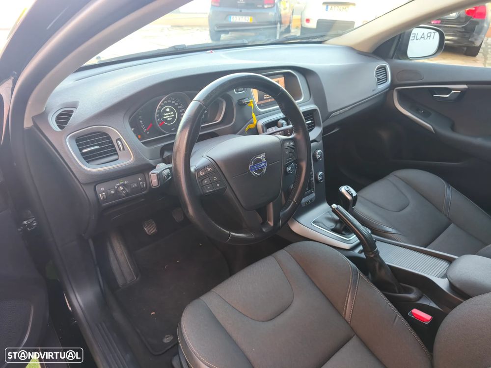 Volvo V40 Cross Country 2.0 D2 Summum - 23