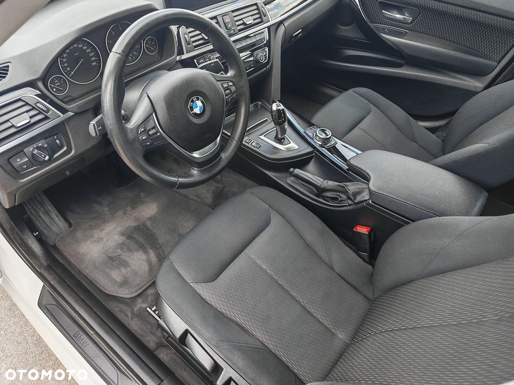 BMW 3GT 320d Advantage - 24