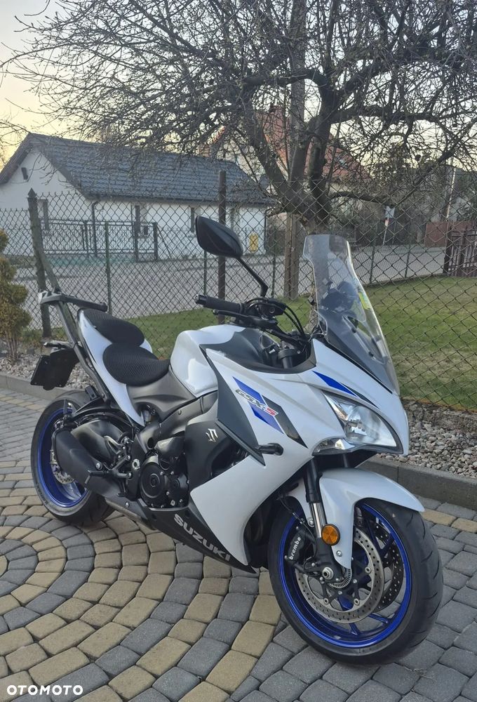 Suzuki GSX - 1
