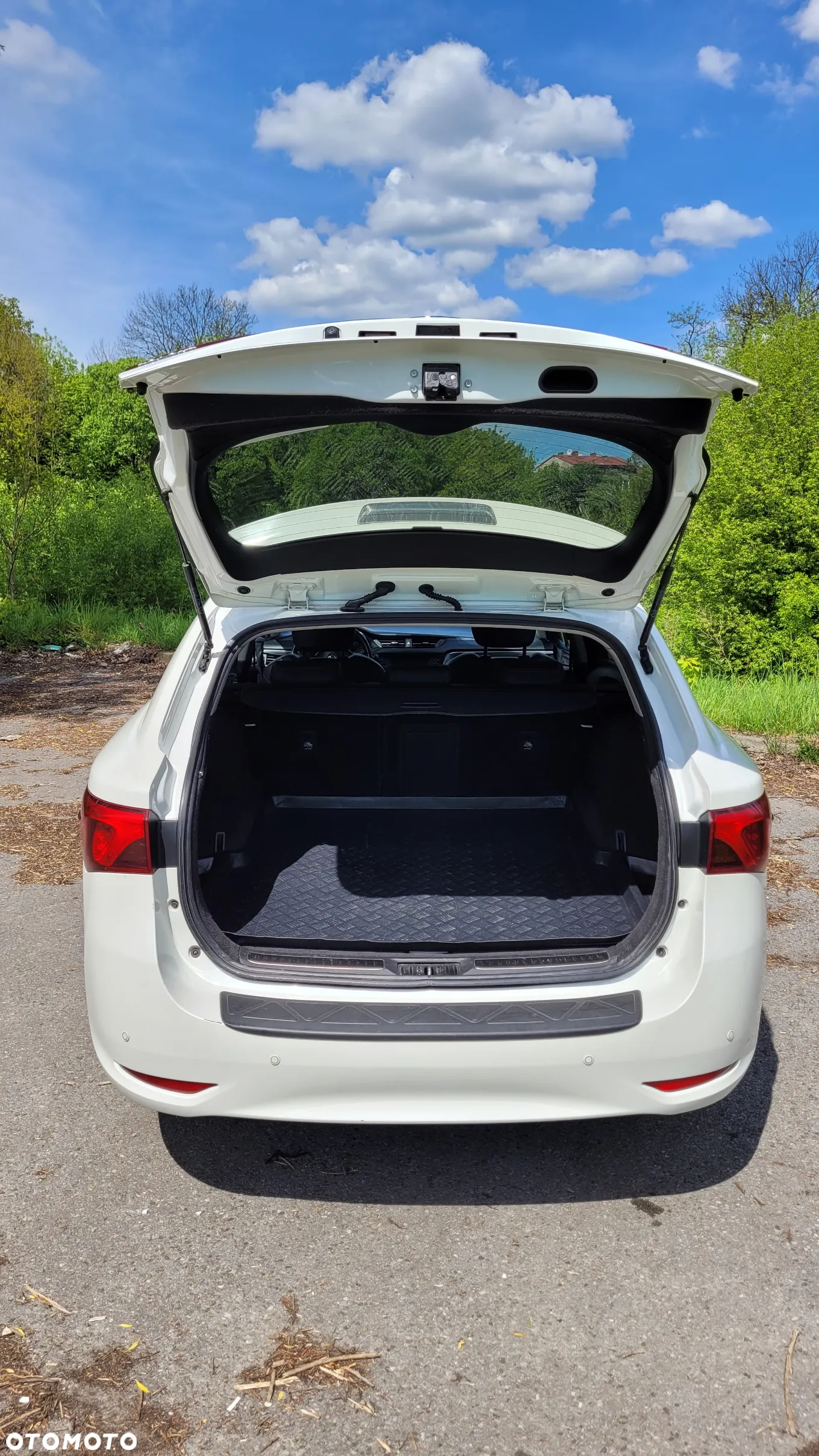 Toyota Avensis 2.0 D-4D Prestige - 19