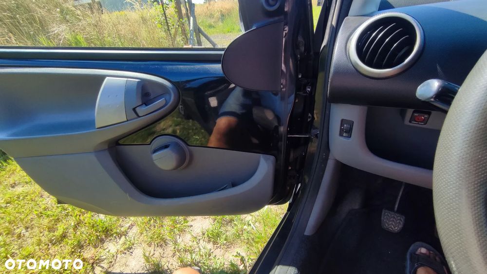 Peugeot 107 1.0 Happy - 10