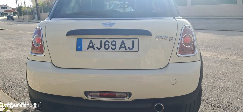 MINI 3 Portas One D - 10