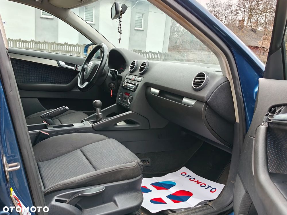 Audi A3 Sportback 1.6 FSI Attraction - 7