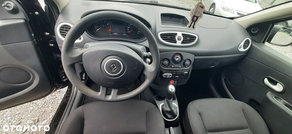 Renault Clio - 33