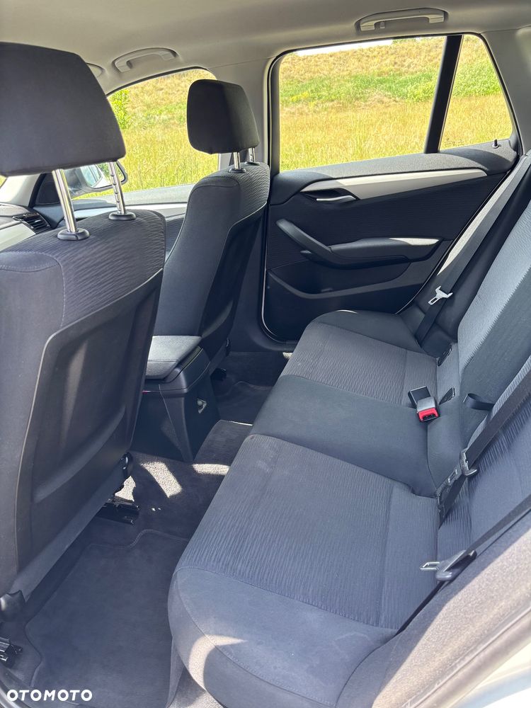 BMW X1 sDrive16d - 11