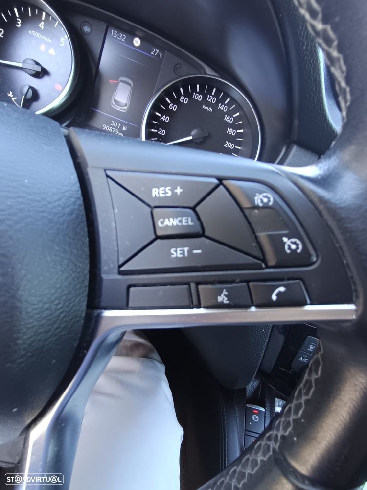 Nissan Qashqai 1.3 DIG-T N-Connecta J18 - 14
