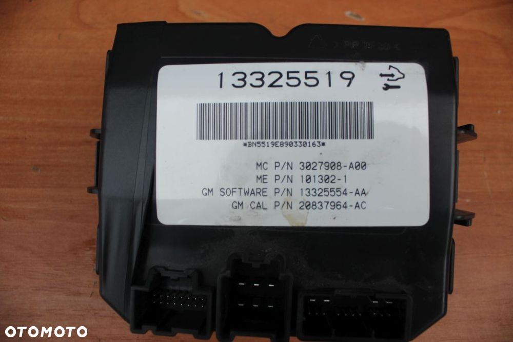 MODUŁ STEROWNIK KLAPY TYŁ OPEL INSIGNIA A KOMBI13325519