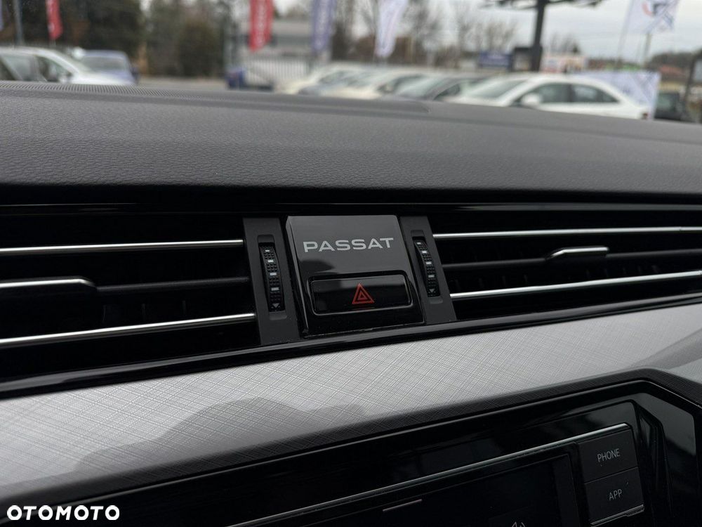 Volkswagen Passat - 24