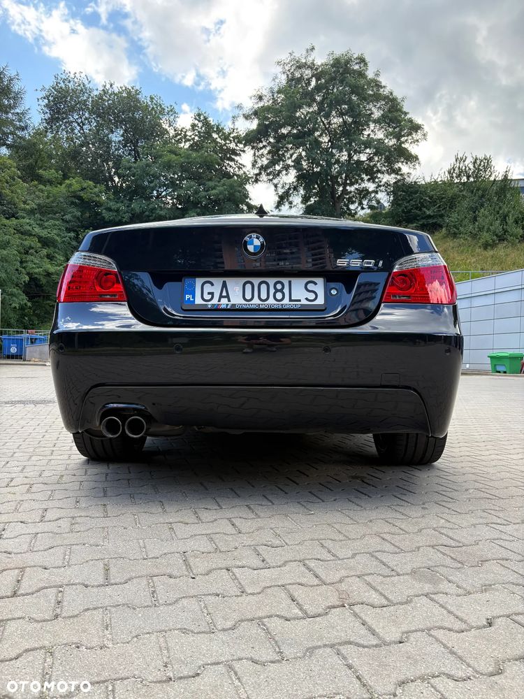 BMW Seria 5 550i - 16