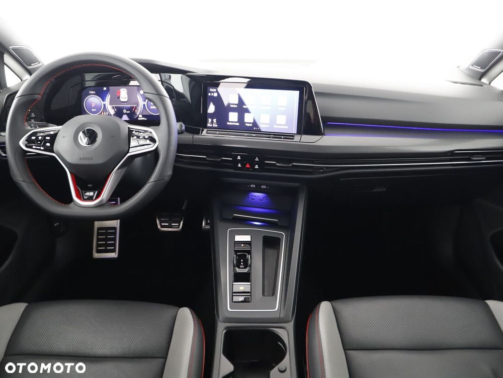 Volkswagen Golf - 8