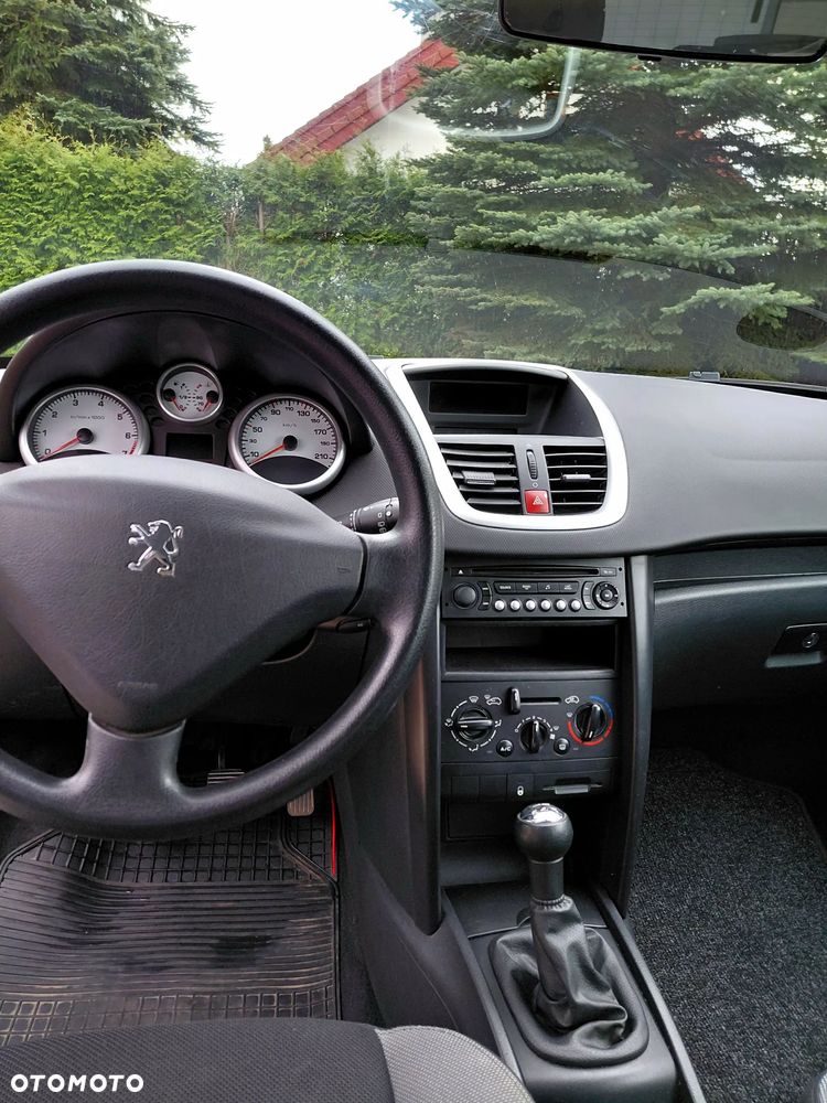 Peugeot 207 - 10