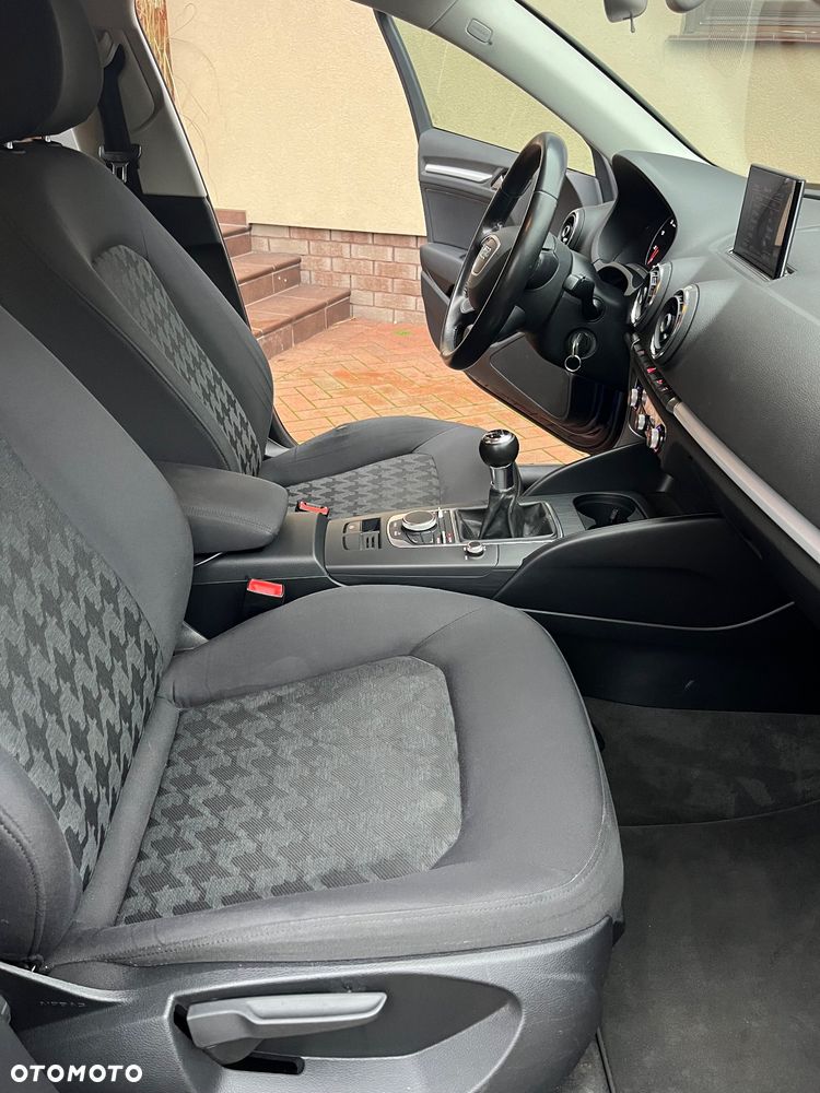 Audi A3 Sportback 1.4 TFSI Ambiente - 9