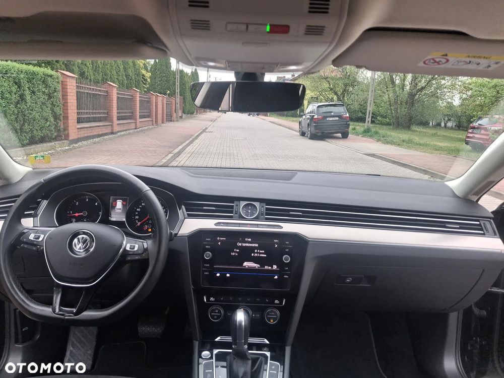 Volkswagen Passat - 20